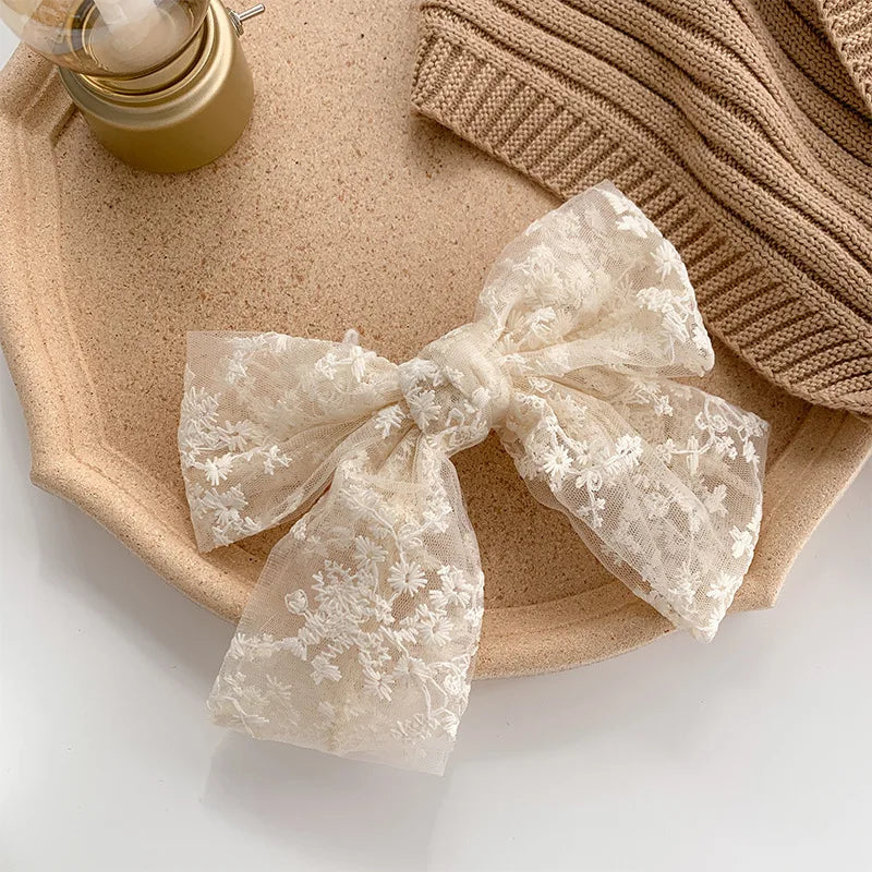 Lace bow hair clip, embroidered sweet and elegant, ribbon spring clip, internet-famous girl headwear hair clip - Beige