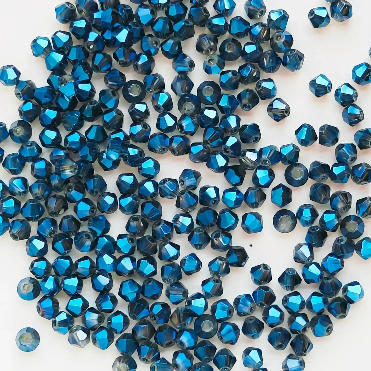 100PCS 4MM Shiny Faceted Austria Crystal Beads Bicone Beads Loose Spacer Beads for Jewelry Making DIY Bracelet Necklace Penda
