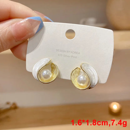 Pure White Women's Dangle Earrings Blooming Flower Acrylic Enamel Butterfly Imitation Pearl Heart Hanging Earrings Elegant Br