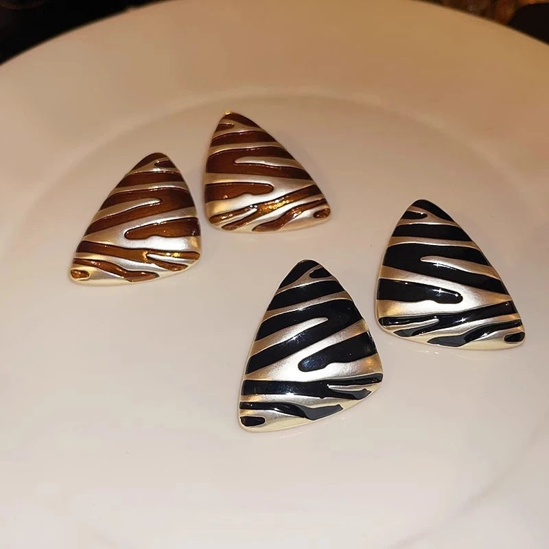 LATS Vintage Triangular Stud Earrings for Women Girls Striped Zebra Drip Oil Earring Party Gifts Fashion Jewelry Accessories