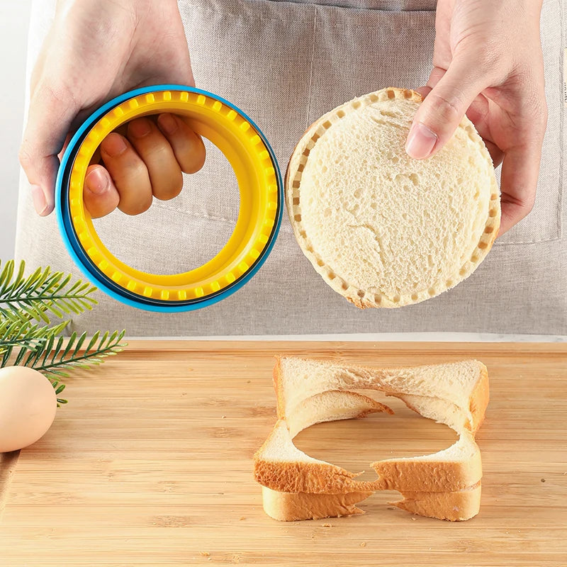 Sandwich cutting and sealing machine, biscuit plastic cutting machine, household kitchen tools, baking molds, creative cuttin