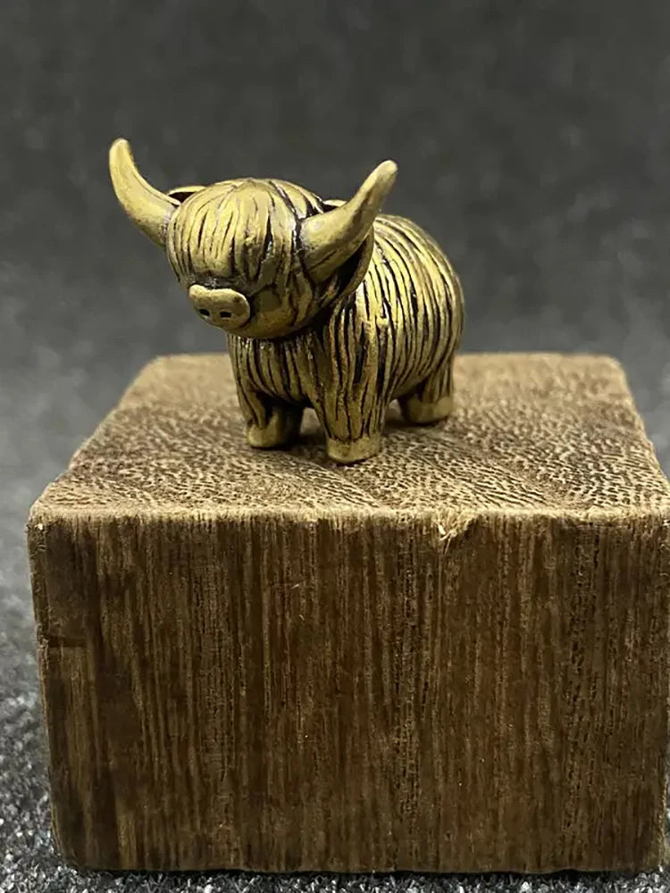 Mini Copper Highland Cow Figurine Charming Exquisite Detailing Vintage Brass Decor Desk Ornament for Home Office Creative Gif
