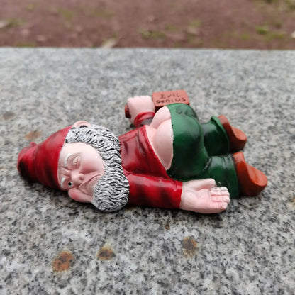 15cm Drunken Garden Gnomes Funny Resin Statues for Home Decor Whimsical Indoor Outdoor Ornaments EcoResin Weatherproof - Red