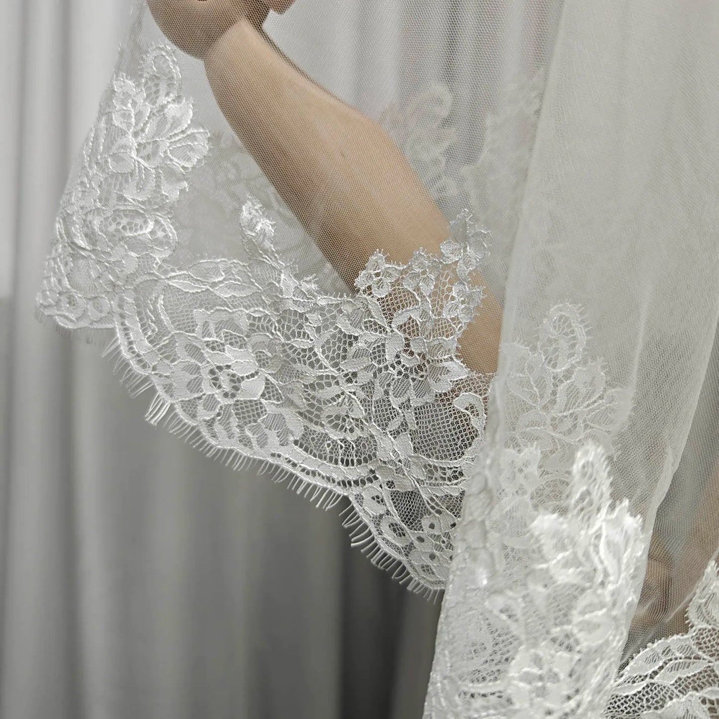 Customized Short Mantilla Wedding Veil with Eyelash Lace, 1m/1.5m/2m Short/Medium Length Veil with Hidden Comb, Single Tier V