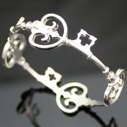 Vintage Victorian Skeleton Key Bracelet Women Man Fashion Lucky Cuff Bangle Anime HipHop Punk Charm Jewelry Creative Accessor