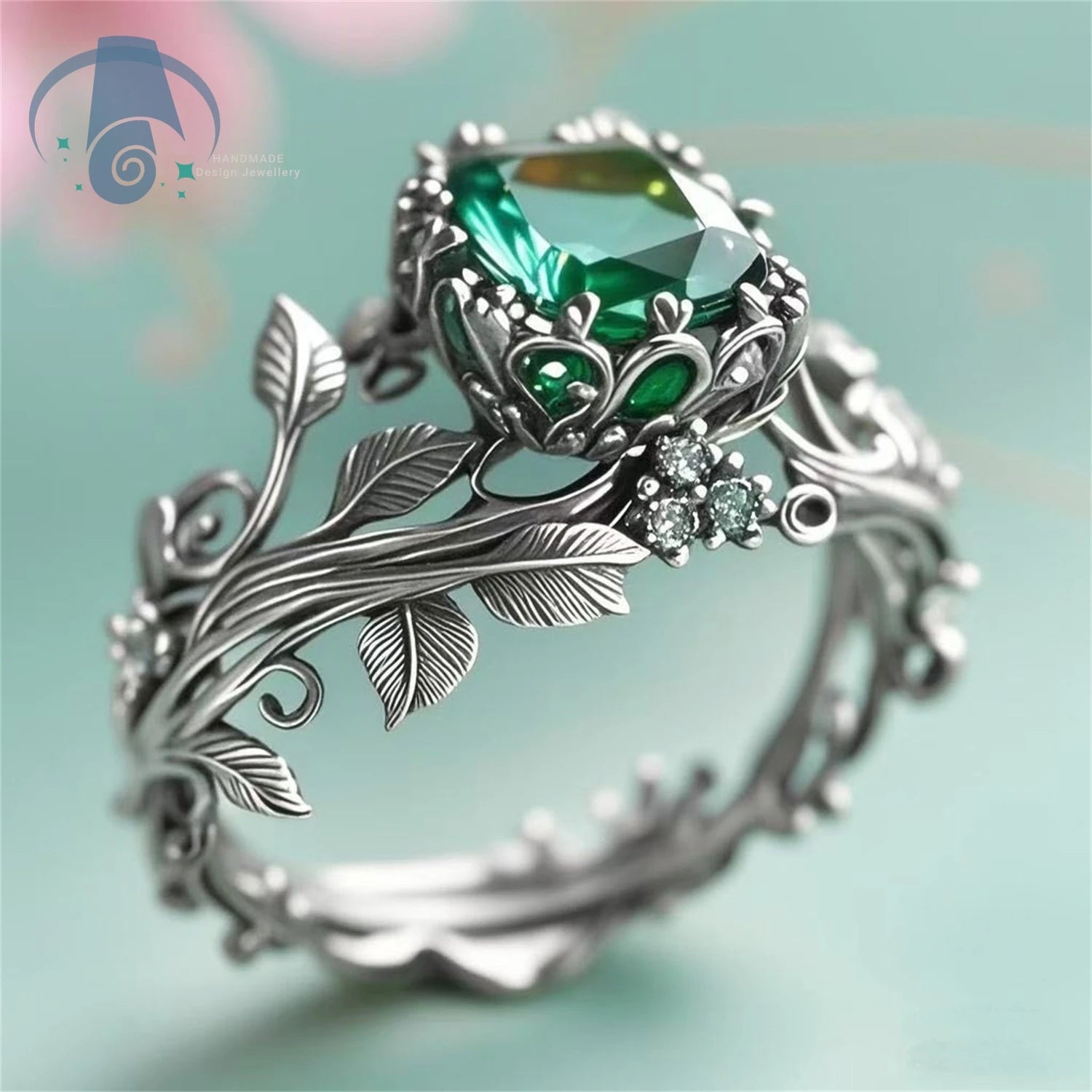 Vintage Alloy Vine Totem Ring with Green Crystal Fashion Jewelry for Women Gift Idea for Daily Use Special Occasion