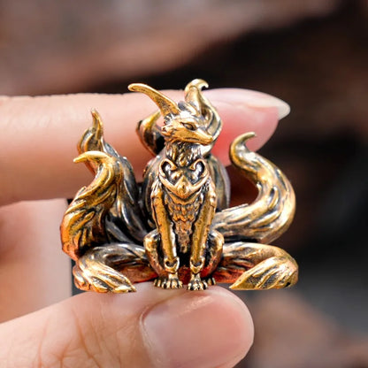 1pc Solid Brass Seven-Tailed Fox Figurine Vintage Anime-Themed Collectible Keychain Ornament