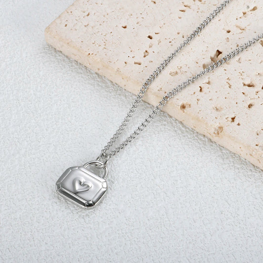Stainless Steel Heart-shaped Pendant Necklace Metal Waterproof Jewelry For Women