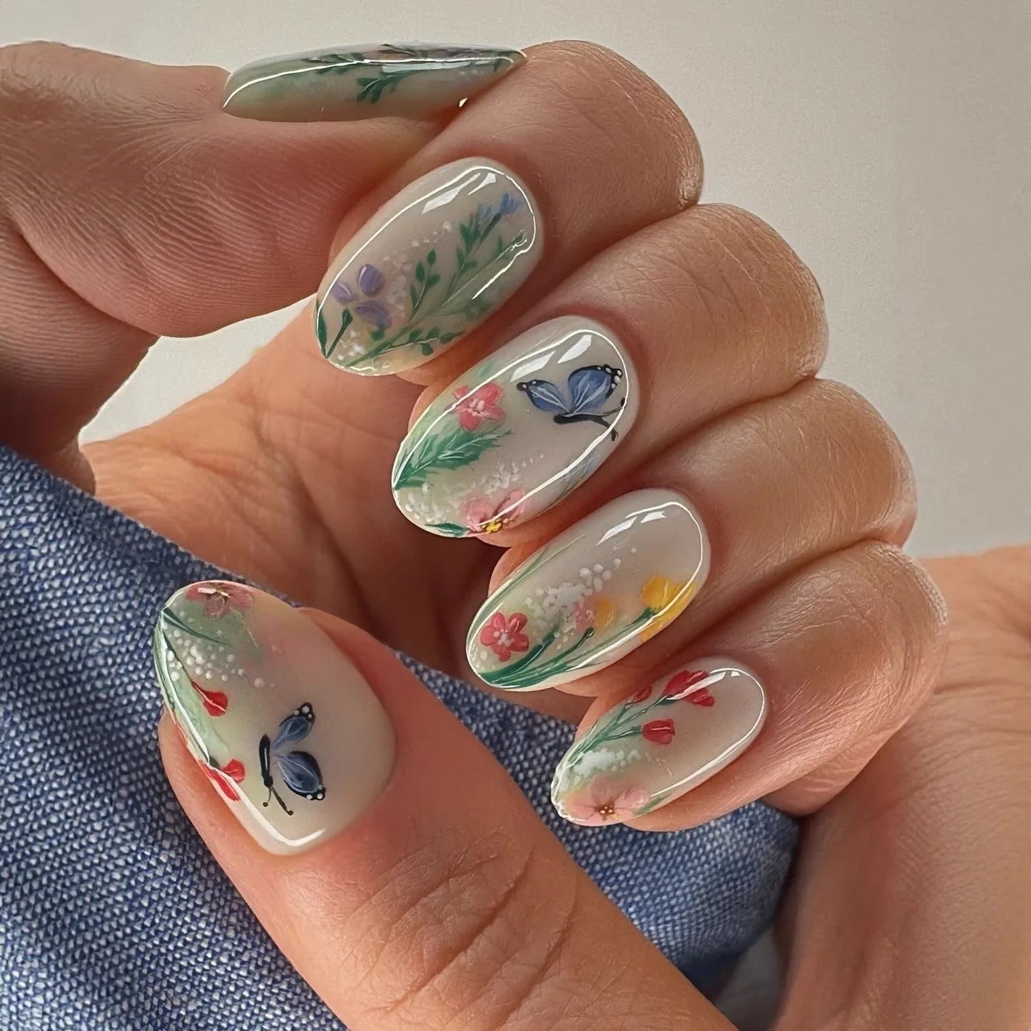 24Pcs Short Round Almond Lovely False Nails Full Cover Fresh Cartoon Fruit Pattern Designs Wearing Nails Art French Summer Na