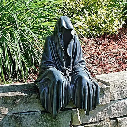 Black Clothes Mysterious Master Ornament Horror Black Robed Night Walker Gothic Sitting Resin Craft Ornament Desktop Decorati