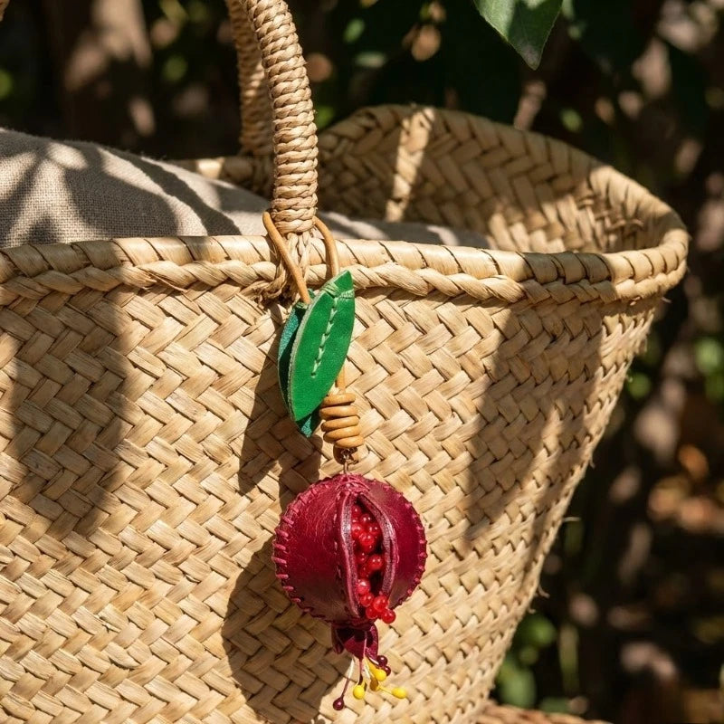 Handmade Vegetable Tanned Leather Pomegranate Keychain Fruit Bag Charm Cute Purse Pendant Car Mirror Accessories For Women Gi