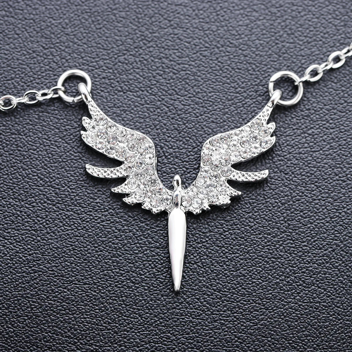 New Creativity Angel Wings Unique Design Pendant Necklace Classic Accessories All-match Personality Clavicle Chain Charm Jewe