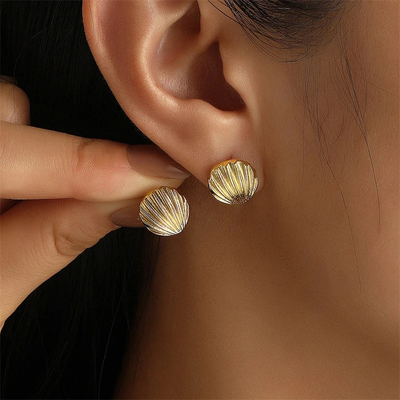 Vintage Metal Shell Stud Earrings for Women Trendy Accessories Personalization Jewelry Earrings Daily Wear Creative Jewelry G