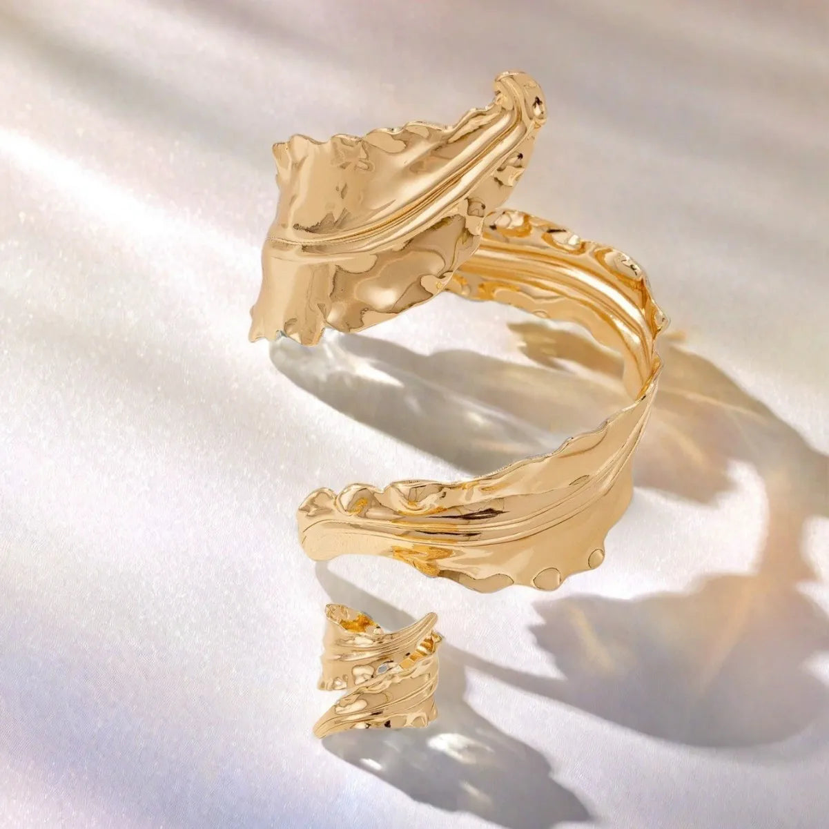 Vintage Fashion Pleated Leaf Bracelet Spiral Opening Adjustable Ring Set For Women Gold Color Bangle Party Holiday Jewelry