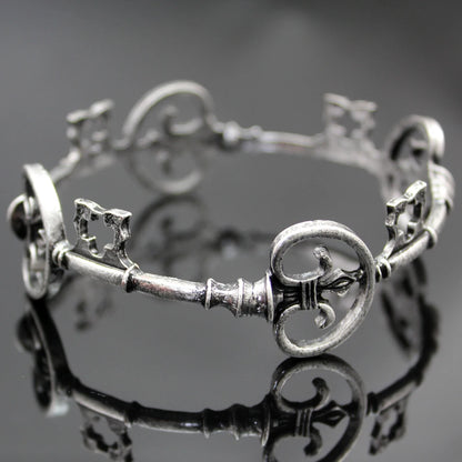 Vintage Victorian Skeleton Key Bracelet Women Man Fashion Lucky Cuff Bangle Anime HipHop Punk Charm Jewelry Creative Accessor