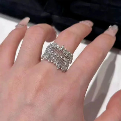 Fashionable Luxury Lace Sparkling Rhinestone Inlaid Ring Elegant Banquet Party Charm Jewelry Ring Valentine's Day Gift