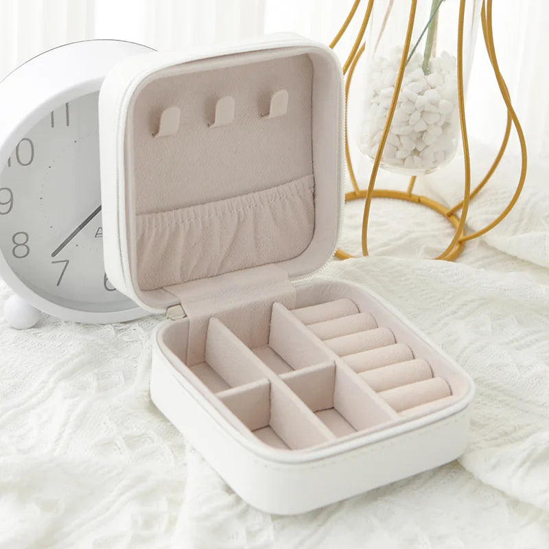 1pcs Single Layer Storage Box Ladies Travel Leather Jewelry Box Classic Black Pure White Fashion Pink Storage Box - White