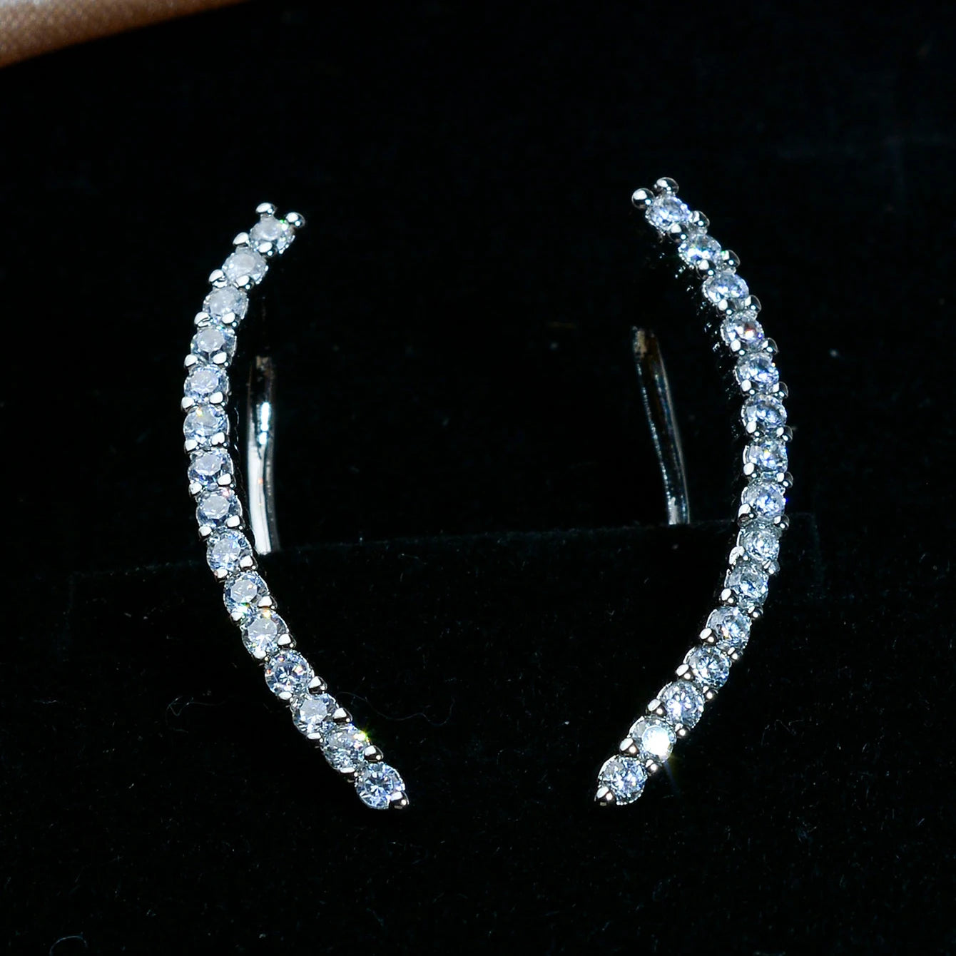 Trend Personality Geometry Studs Climb Ear Crawler Earrings Exquisite Women's Ear Accessories with Dazzling CZ Fashion Jewelr