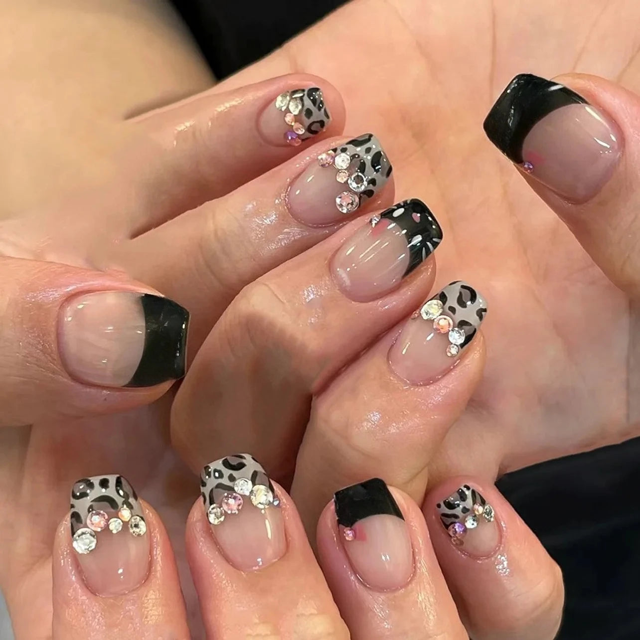 24pcs Detachable Short Press on Nails Y2k rhinestone False Nails with Glue Ballet Sweet Cool Girls Artificial False Nails Tip