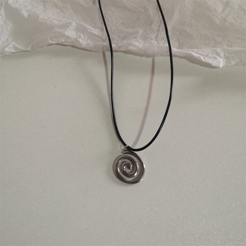 Vintage Spiral Vortex Pendant Hand-woven Leather Rope Necklace for Women Unisex Boho Pentagram Necklace Fashion 2023 Y2K Jewe