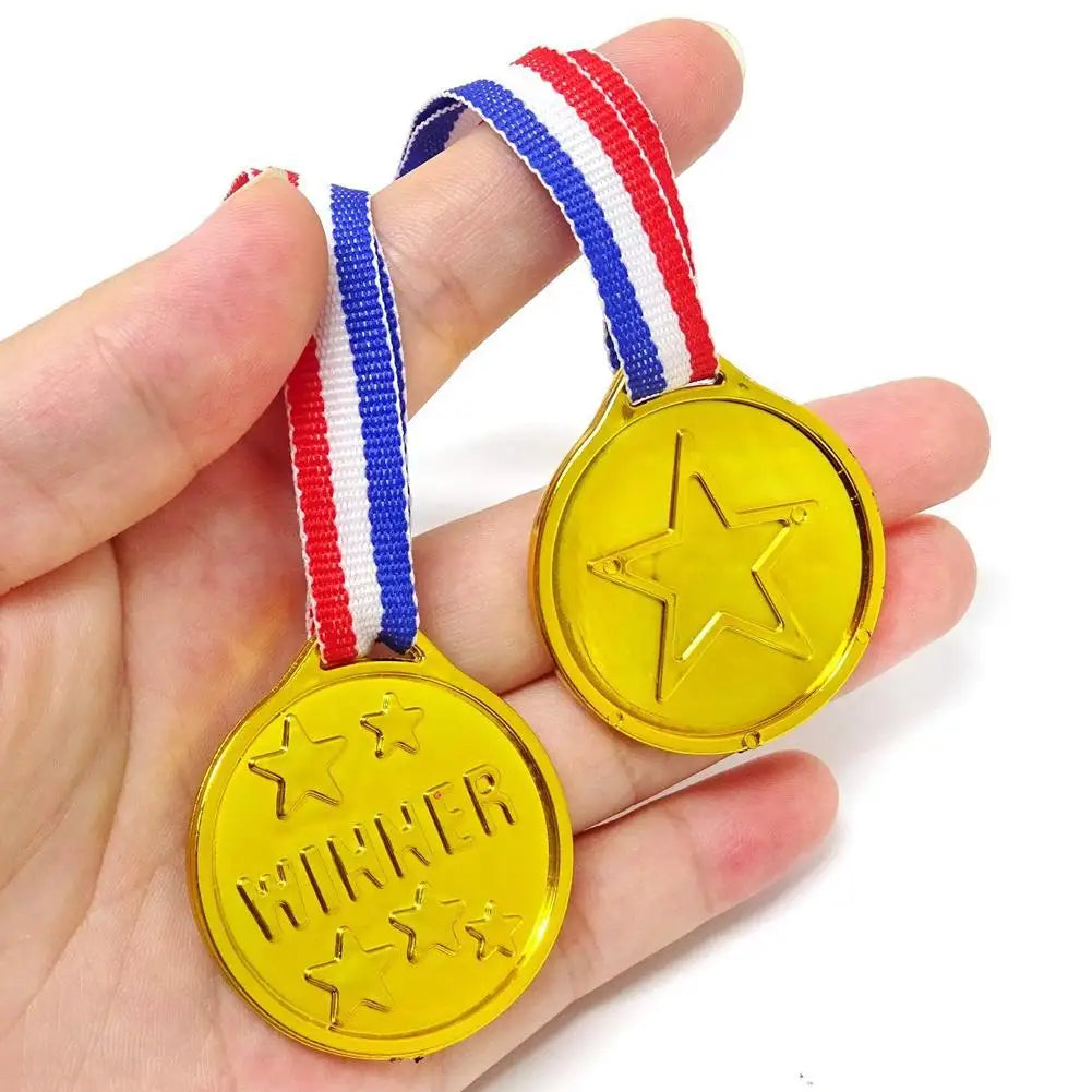 10/20Pcs Plastic Gold Winner Award Medals Kids Birthday Party Favors Sports Game Prize Toys Soccer Football Party Pinata Fill