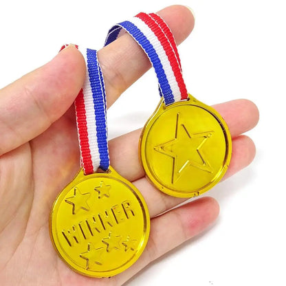 10/20Pcs Plastic Gold Winner Award Medals Kids Birthday Party Favors Sports Game Prize Toys Soccer Football Party Pinata Fill