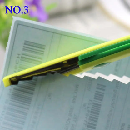 1 Pc Handmade Children DIY 6 Patterns Album Lace Scissors Card Photo Pattern Scissors Cartoons Lace Scissors - YELLOW