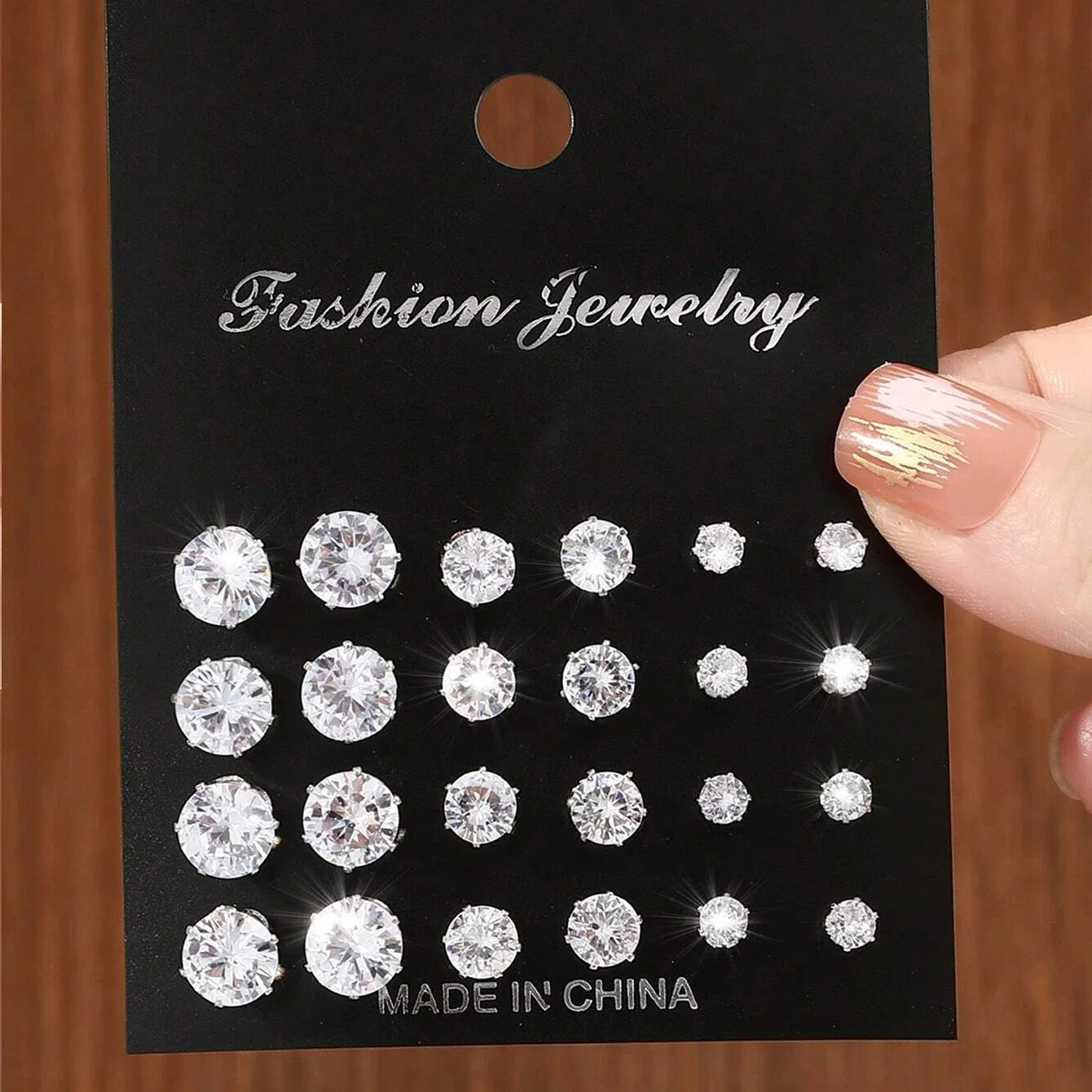 12 Pairs Of Luxurious, Simple, Shiny, And Caring Zirconia Decorative Earrings Are Suitable For Gifts To Parties,And Couples -