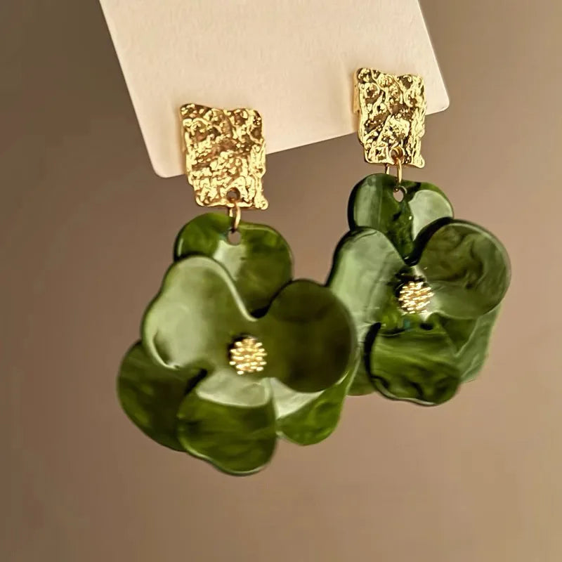 Vintage Acrylic Flower Petal Pendant Earrings For Women Exquisite Alloy Flower Dangle Earrings Luxury Casual Party Jewelry Gi