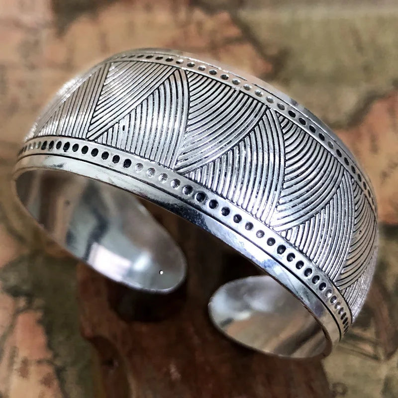 Meetvii New Retro Cuff Bracelets Tibetan Silver Metal Carving Sea Turtle Lotus Elephant Flower Bangles Vintage Gypsy Jewelry