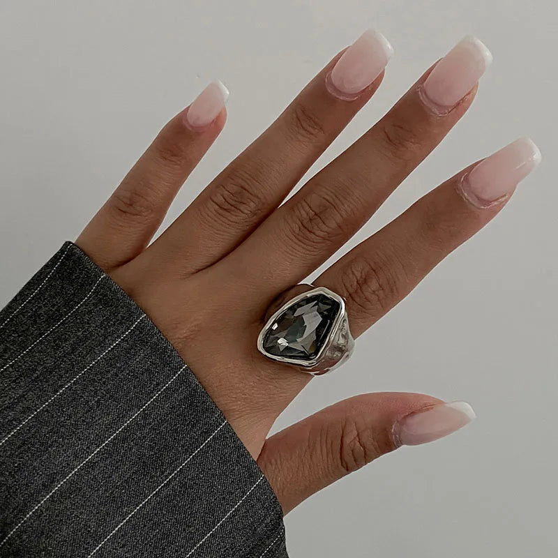 Fashion Grey Crystal Geometric Ring Women Design Silver Color Square Finger Rings Asymmetrical Zircon Daily Wear Jewelry Gift