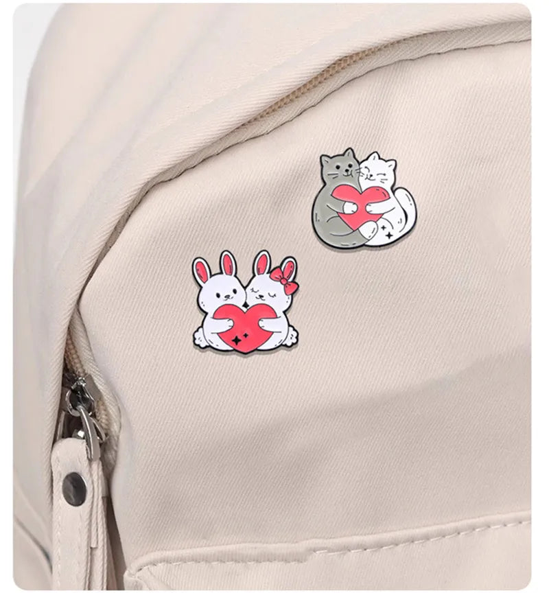 4PCS Cartoon Animal Heart Lovers Enamel Pin Creative Penguin Cat Rabbit Fox Metal Brooch Badge Backpack Clothing Hat Accessor