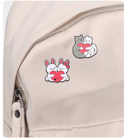 4PCS Cartoon Animal Heart Lovers Enamel Pin Creative Penguin Cat Rabbit Fox Metal Brooch Badge Backpack Clothing Hat Accessor