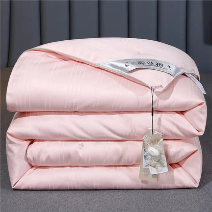 Mulberry Silk Quilt is 100% natural silk filling in all seasons. It is portable, breathable and luxurious