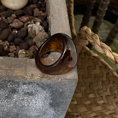 Vintage Trendy Large Finger Rings for Women Exaggerated Amber Color Resin Temperament Geometric Finger Ring Punk Jewelry