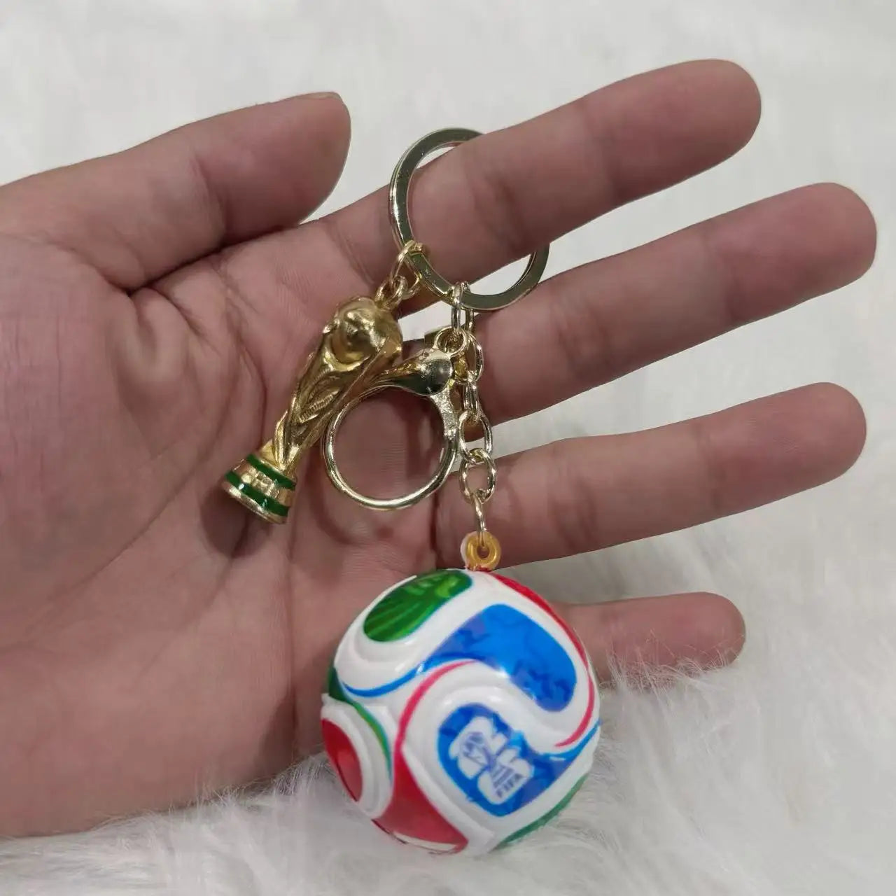 2026 FIFA Trophy Keychain Metal Football Trophy Key Ring Soccer Fan Gift Souvenir Collectible Memorabilia Bag Charm Pendant -