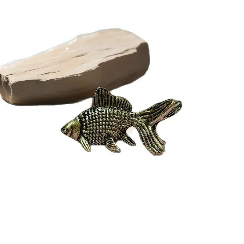 Brass Goldfish Figurines Retro Lucky Animal Statue Miniatures Ornament Home Decor Desk Decoration Tea Pet Cute Gifts