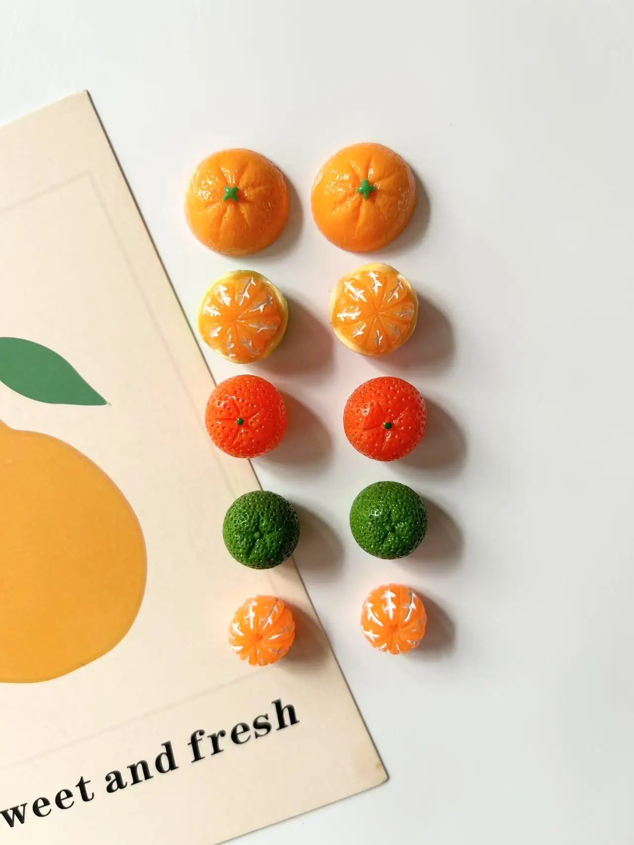 Creative cute orange refrigerator magnet Kindergarten teaching office home decoration fun black and white board message board