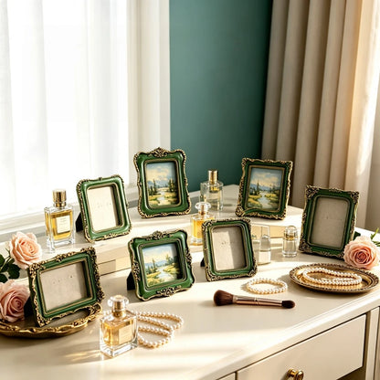 Vintage Mini Picture Frame Baroque Table Wall Hanging Decor Resin Relief Photo Frame European Art Jewelry Decoration Photo Pr