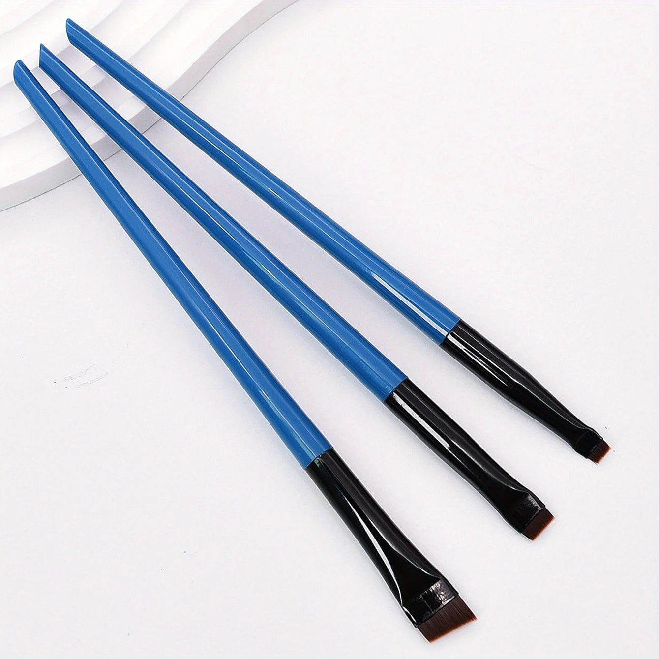 3pcs Makeup Brush Set, Blade Eyeliner Brush Fine Oblique Head Eyebrow Brush Outline Eyeliner Ultra-Thin Eye Shadow Brush Make