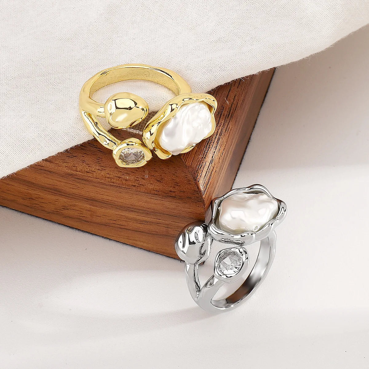 Vintage Baroque Pearl Ring Open Rings for Women 2025 Fashion Metal Irregular Geometric Pearl Ring with Zircon Wedding Jewelry