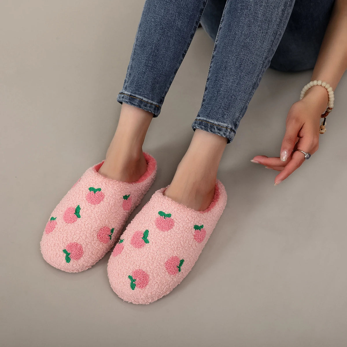 Brown Plush Capybara Slippers, Furry Indoor Slippers, Soft Non-Slip Home Slippers, Cozy Warm Slippers for Men and Women, Cute