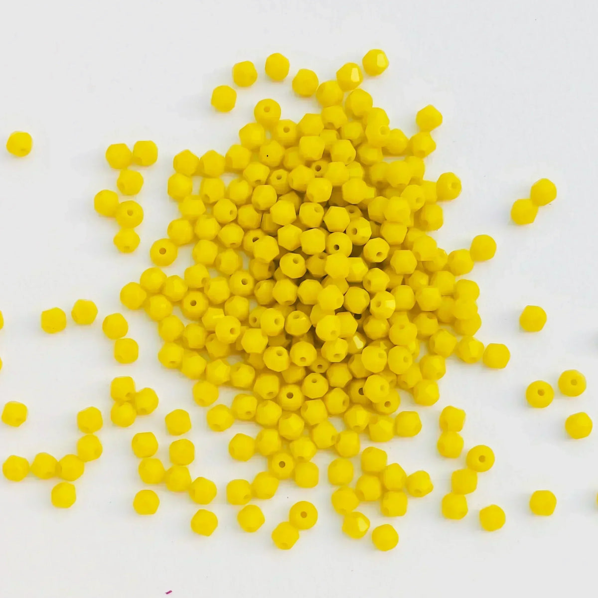 100PCS 4MM Shiny Faceted Austria Crystal Beads Bicone Beads Loose Spacer Beads for Jewelry Making DIY Bracelet Necklace Penda