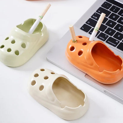 Creative Cute Hole Shoe Ashtray, Flame Retardant PP Material+anti Fly Ash, Suitable for Home/office/hotel Panoramic View