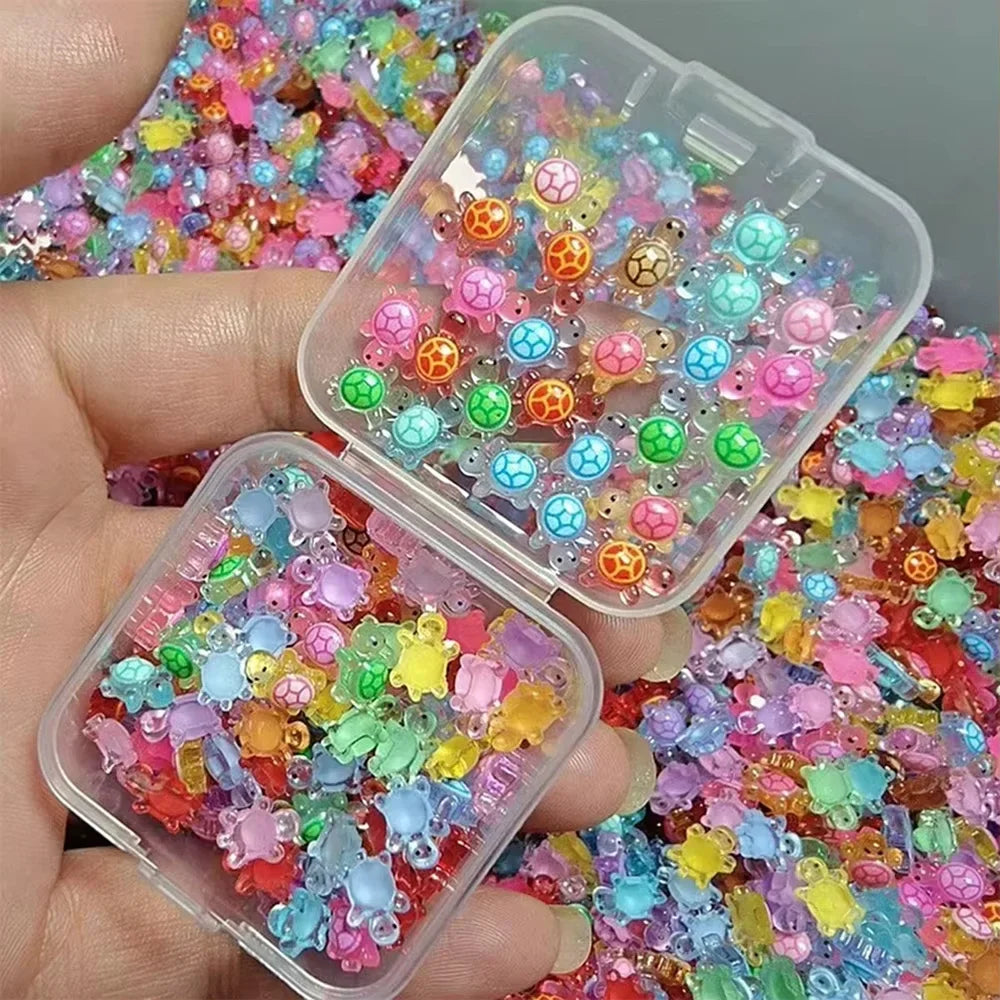 100Pcs Mini Resin Turtles Night Glow Turtle Figurines Multi-Function Glow in The Night Turtle Miniatures for Micro Landscapin