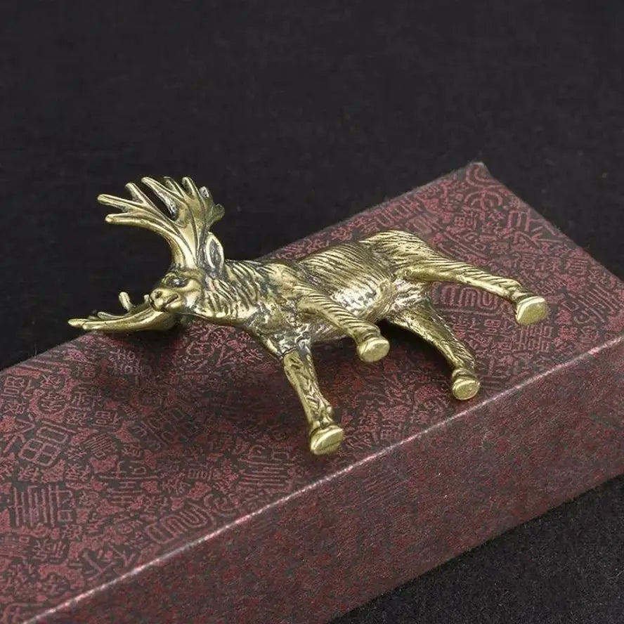 Creative Crafts Solid Brass Elk Statue Vintage Animal Moose Figurine Desk Ornaments Tea Pet Table Decoration Crafts Accessori