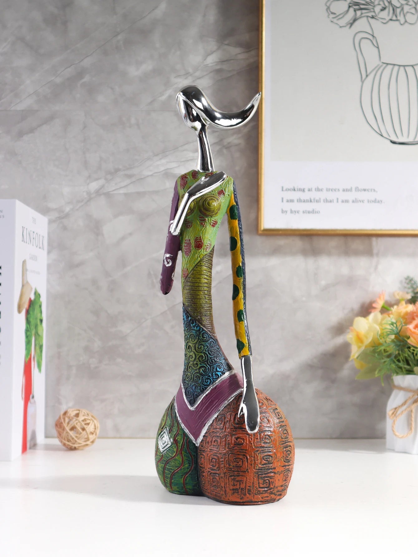 Abstract Art Figurine, Resin Decorative Craft, Home Decorative Accessories for Bedroom, Living Room, and Study