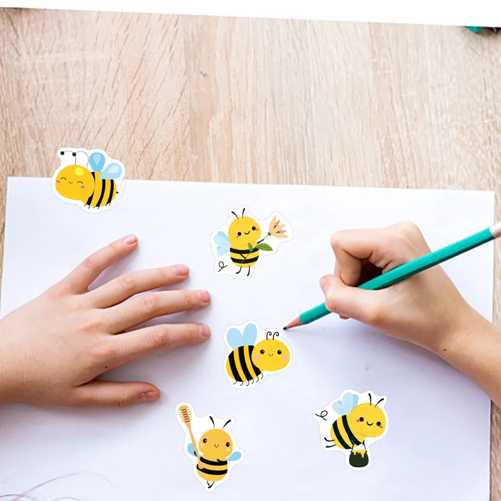 500 Pcs/roll Bee Stickers Teacher Reward Stickers Cute Animal Stickers School Supplies Incentives Roll Sticker Adhesive Label