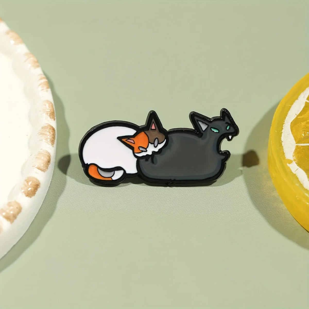 1pc Cat Enamel Brooch - Cute cat design, perfect for lapels, bags or jewelry - 1pc