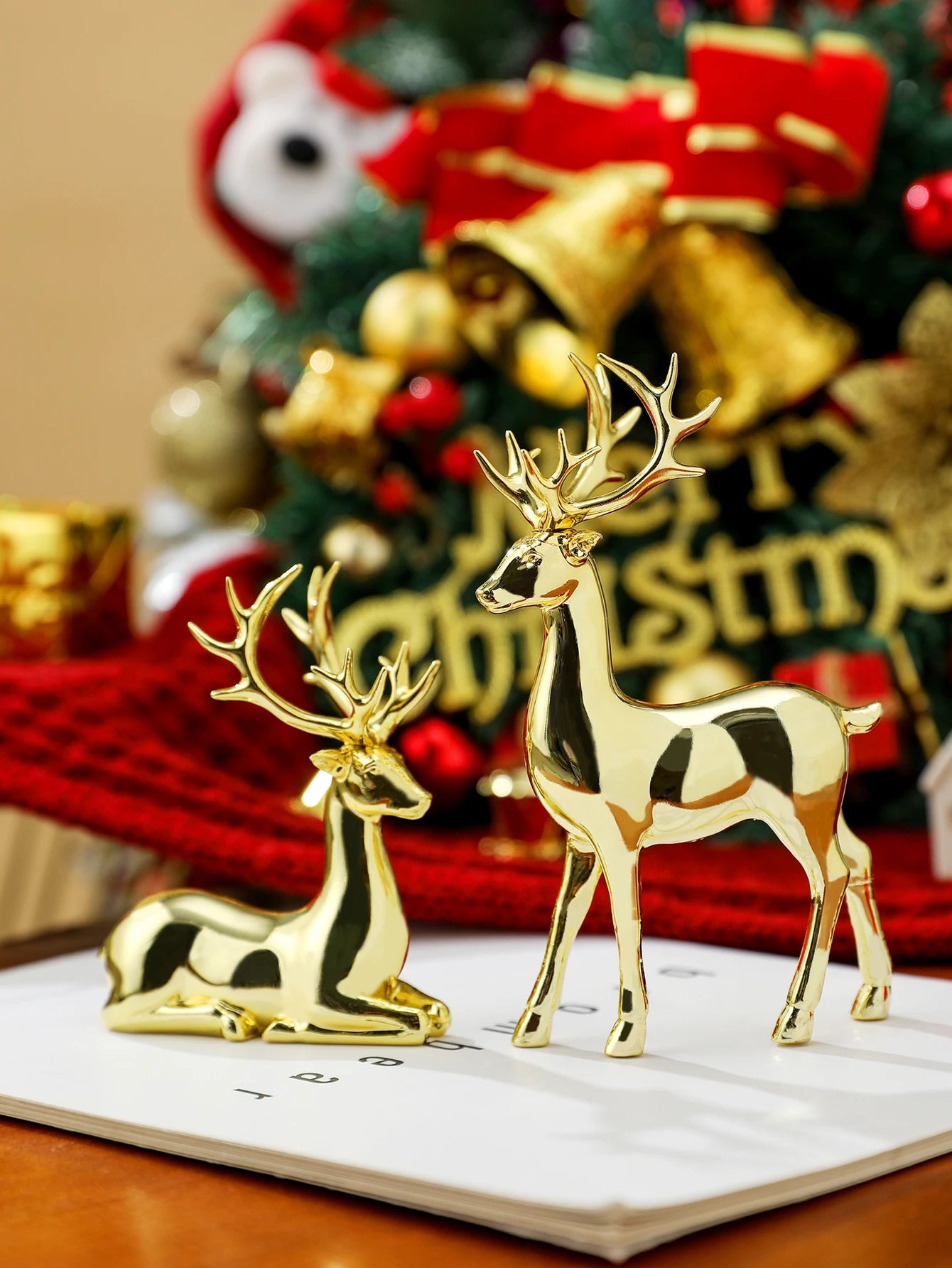 2 Pcs Reindeer Christmas Table Decoration for Home Indoor Xmas Holiday Small Statue Rustic Table Decor Christmas Reindeer Dec
